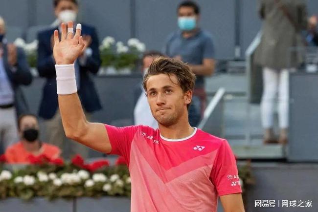 具备现代足 具备现代足