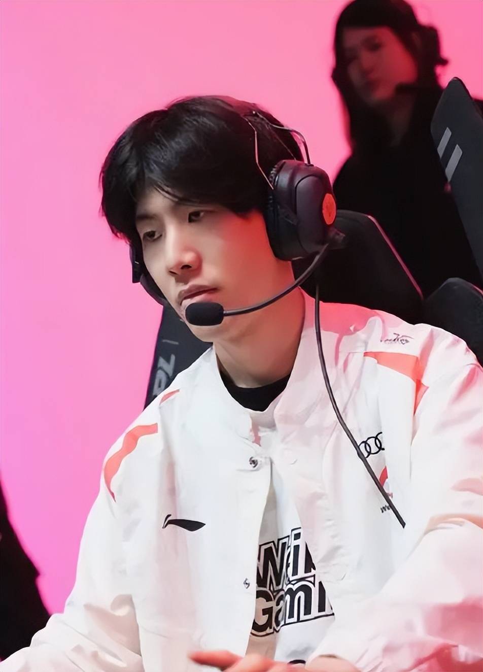 示自己在家 示自己在家